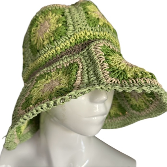 Steve Madden Green Crocheted Paper Yarn Scalloped Brim Bucket Hat OS - Picture 3 of 12